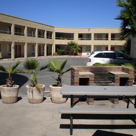 American Inn Hotel & Suites Parral エクステリア 写真