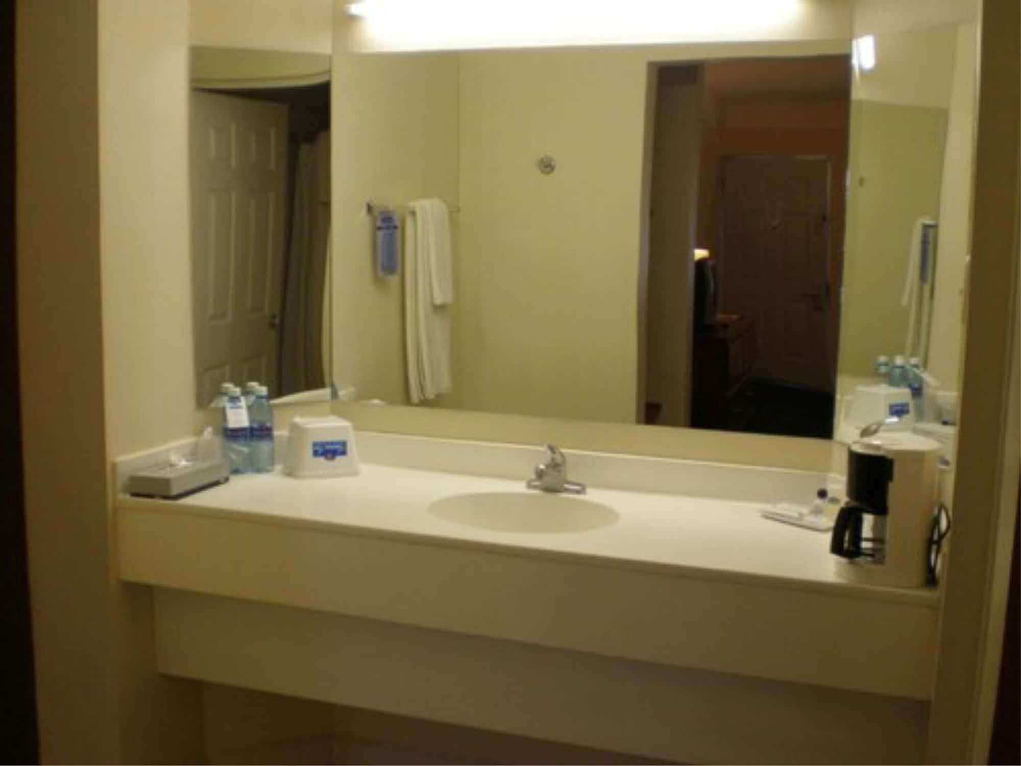 American Inn Hotel & Suites Parral エクステリア 写真