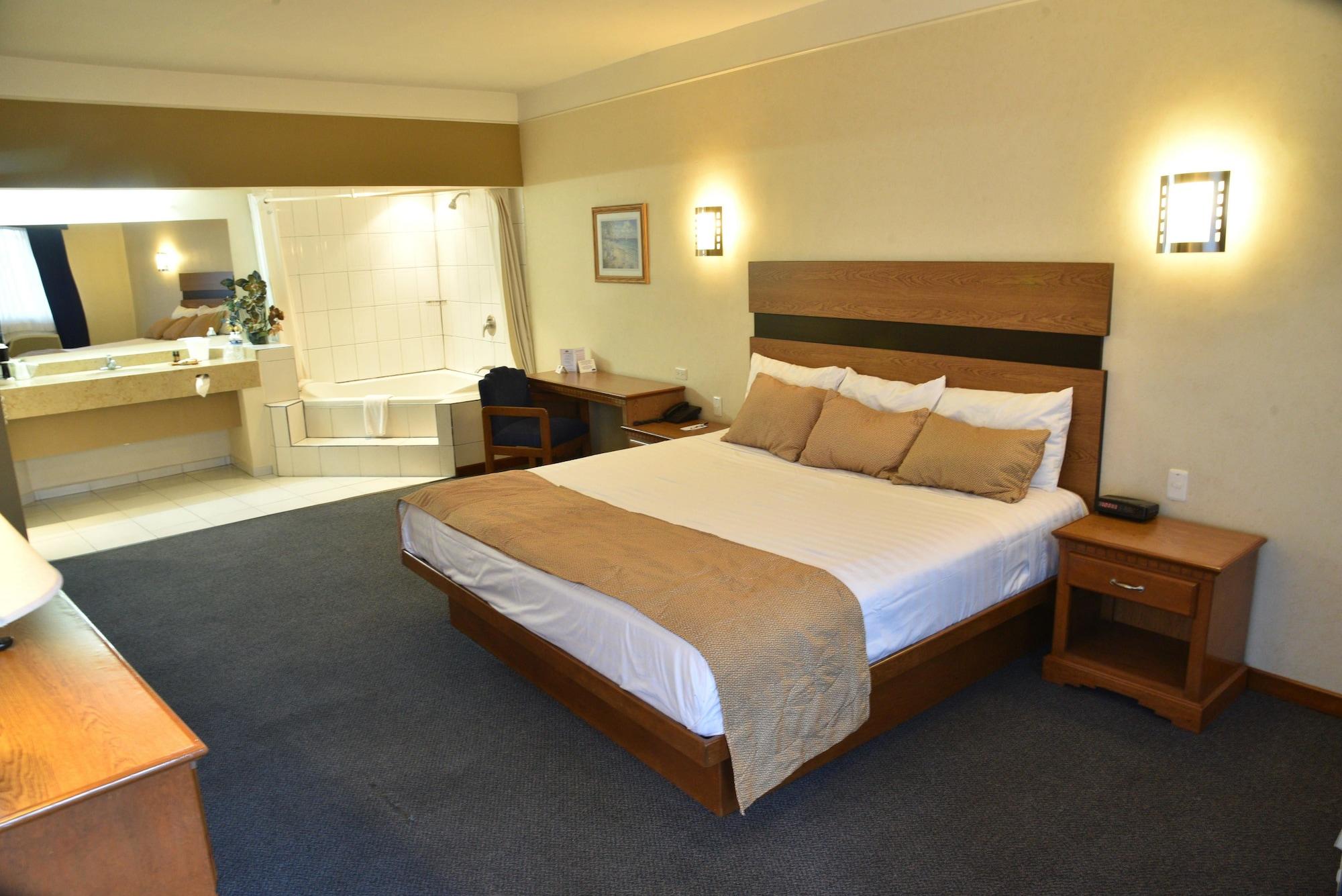 American Inn Hotel & Suites Parral エクステリア 写真