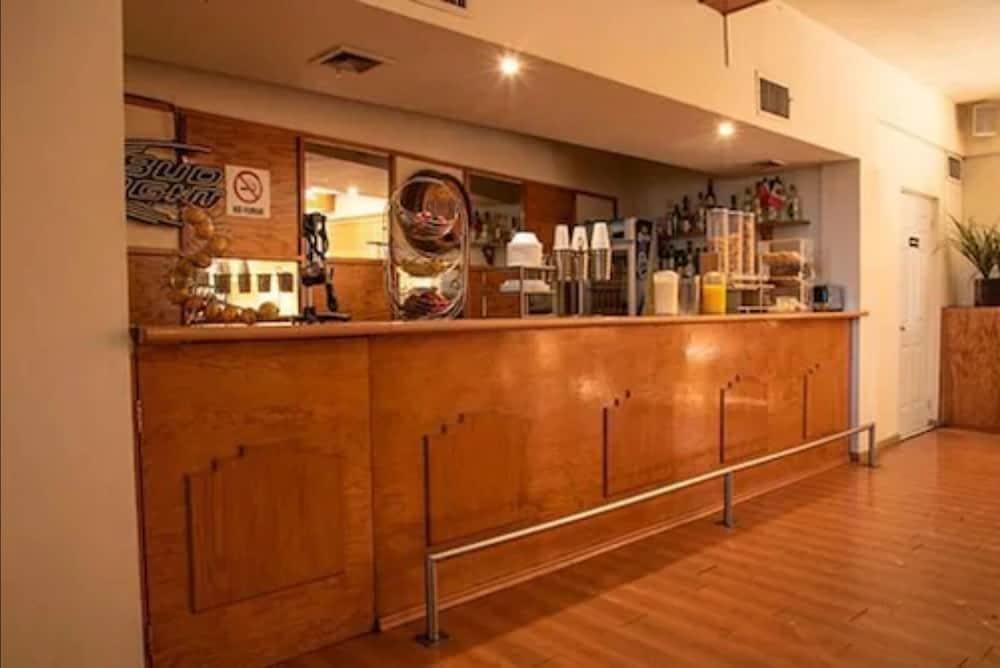 American Inn Hotel & Suites Parral エクステリア 写真