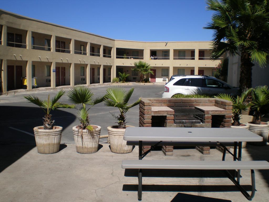 American Inn Hotel & Suites Parral エクステリア 写真