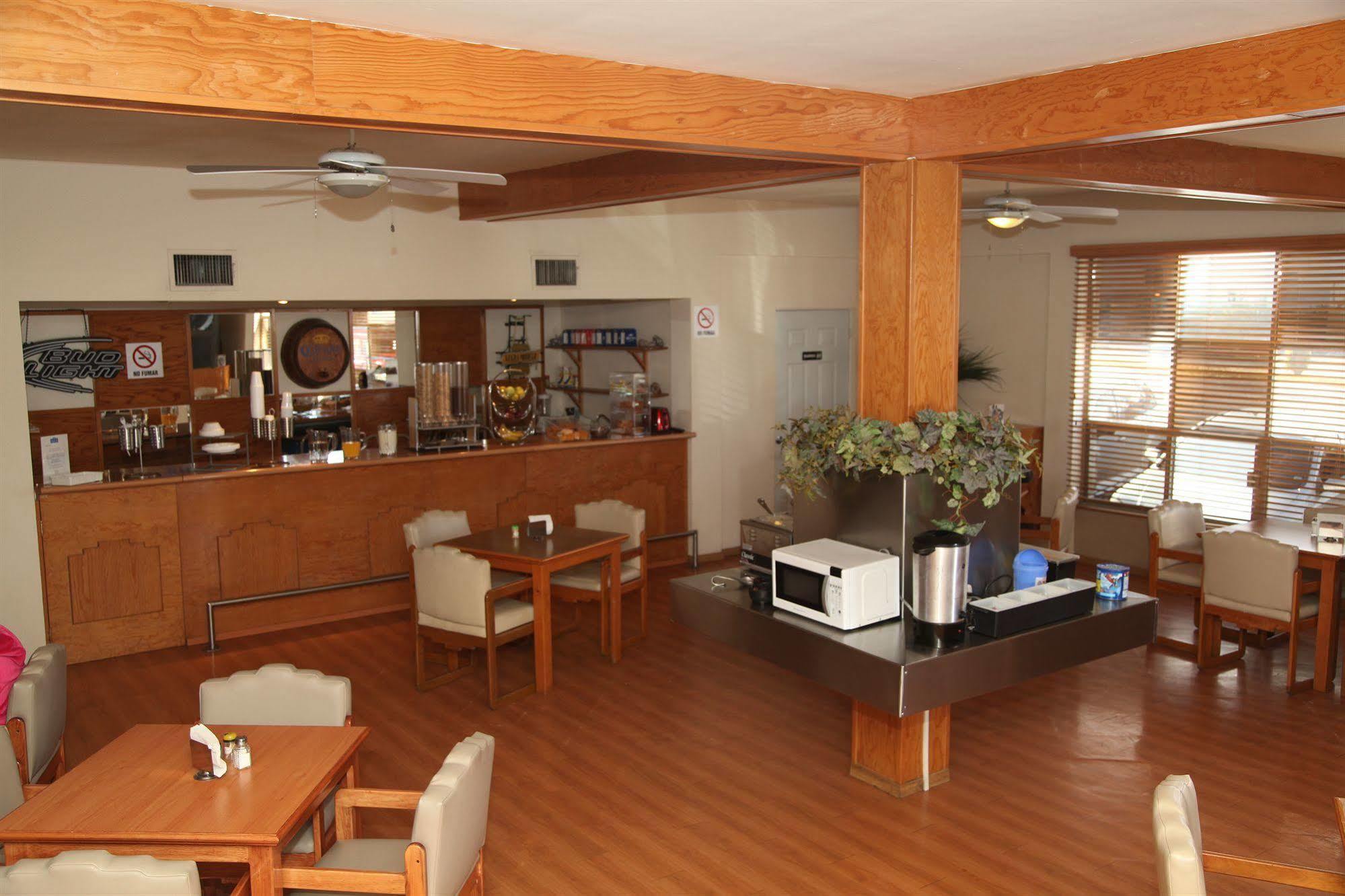 American Inn Hotel & Suites Parral エクステリア 写真